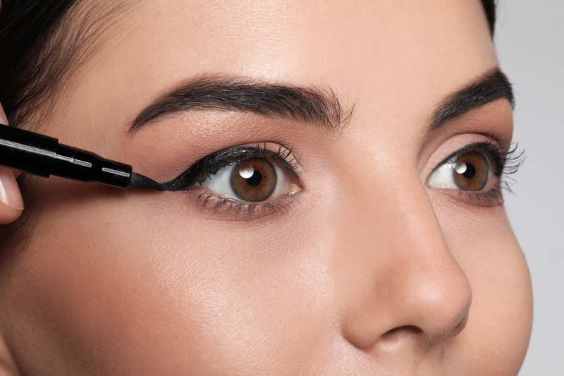 come-mettere-bene-eyeliner-puntini