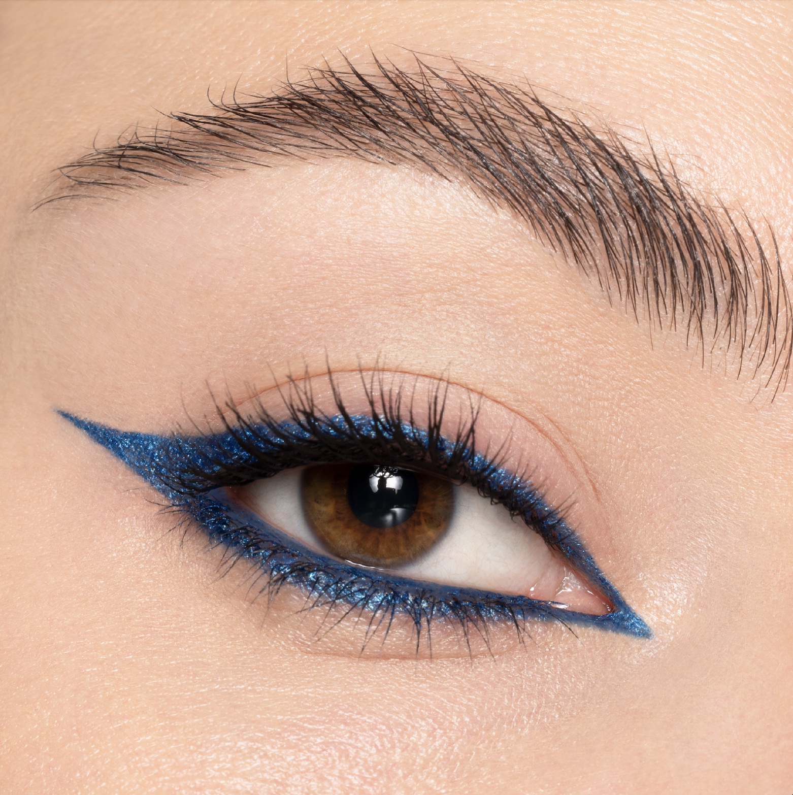 cliomakeup-alldaylove-matite-occhi-06-atlantic-indossato-02