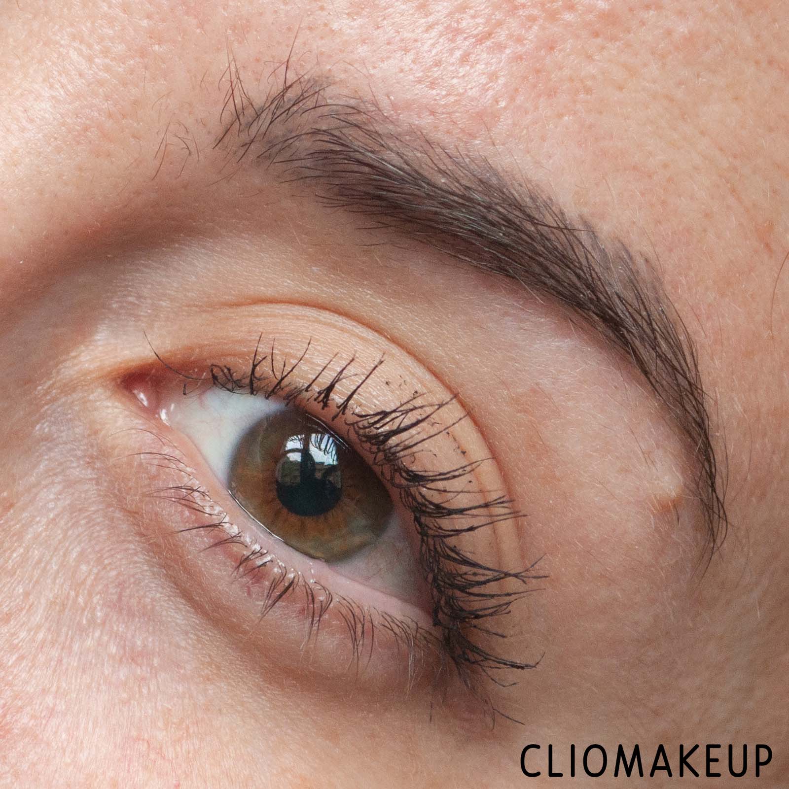 cliomakeup-recensione-mascara-revolution-lift-e-define-5d-lash-waterproof-extreme-extension-mascara-12