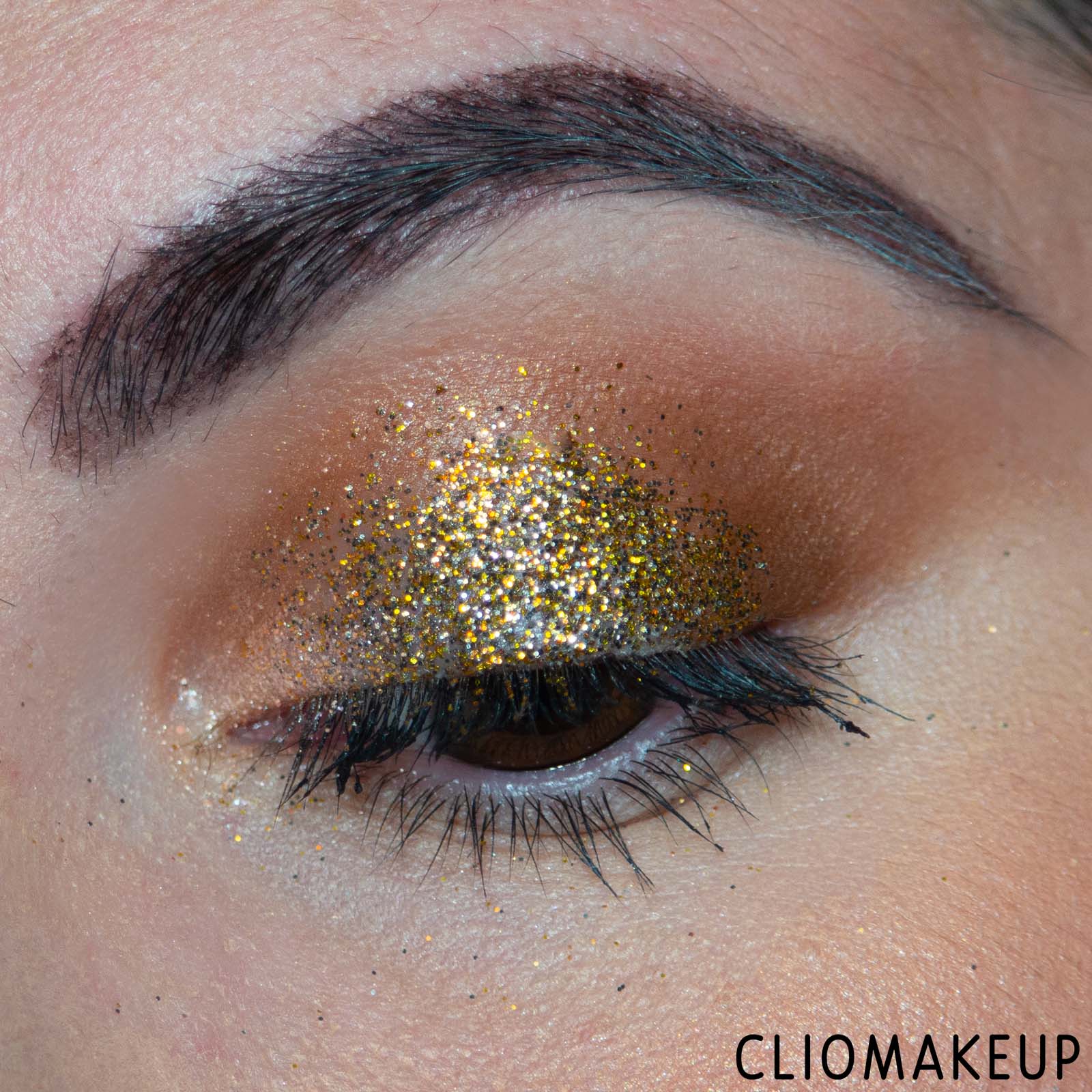 cliomakeup-recensione-palette-makeup-revolution-carnival-of-curiosity-shadow-palette-12