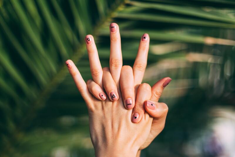cliomakeup-come-curare-unghie-inverno-scrub-mani