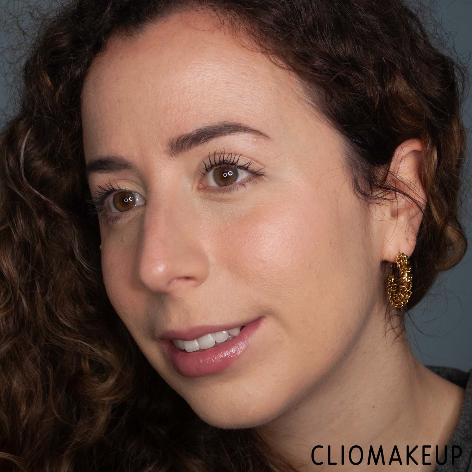 cliomakeup-recensione-blush-essence-positive-vibes-only-colour-changing-blush-stick-11