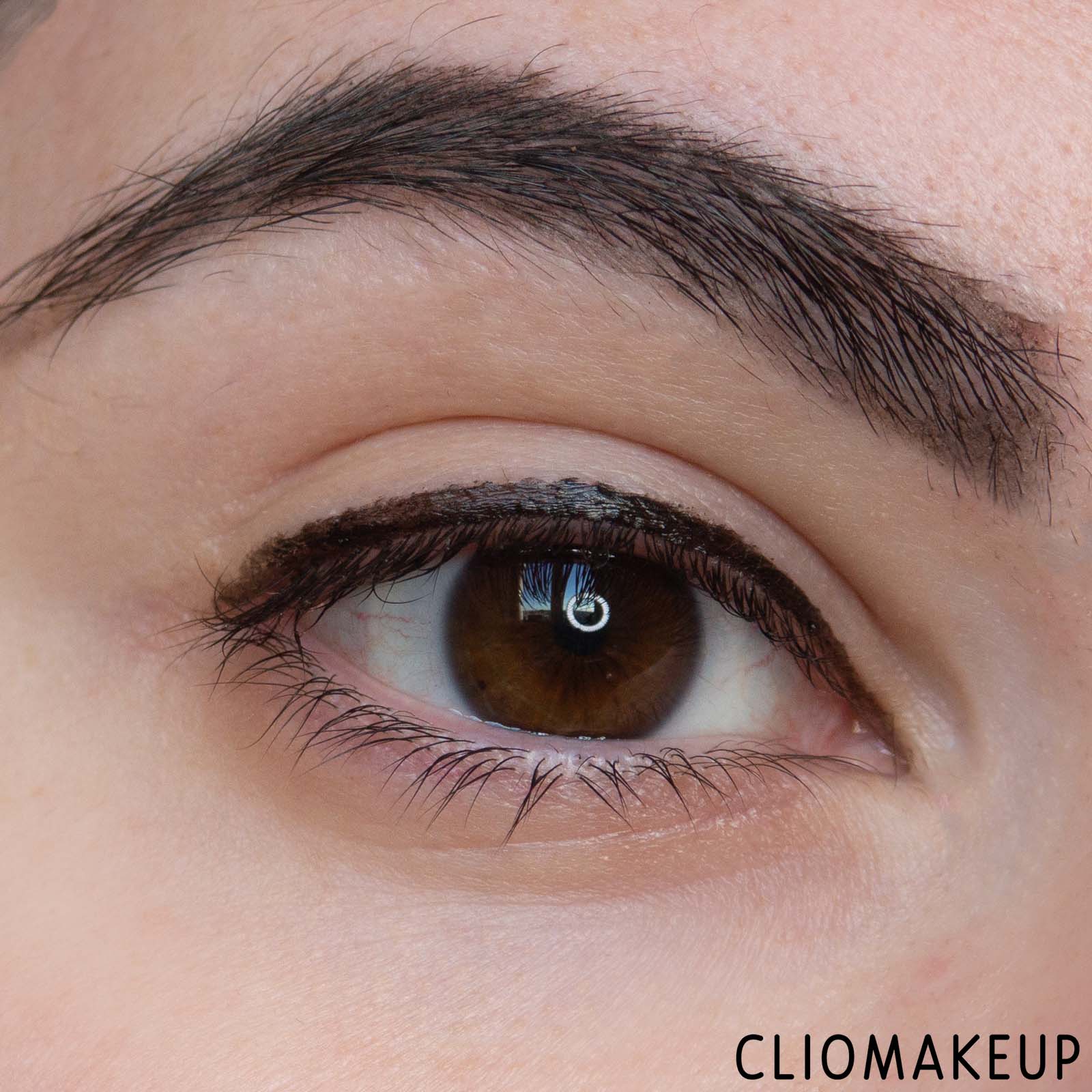 cliomakeup-recensione-eyeliner-essence-lash-princess-eyeliner-nero-waterproof-12