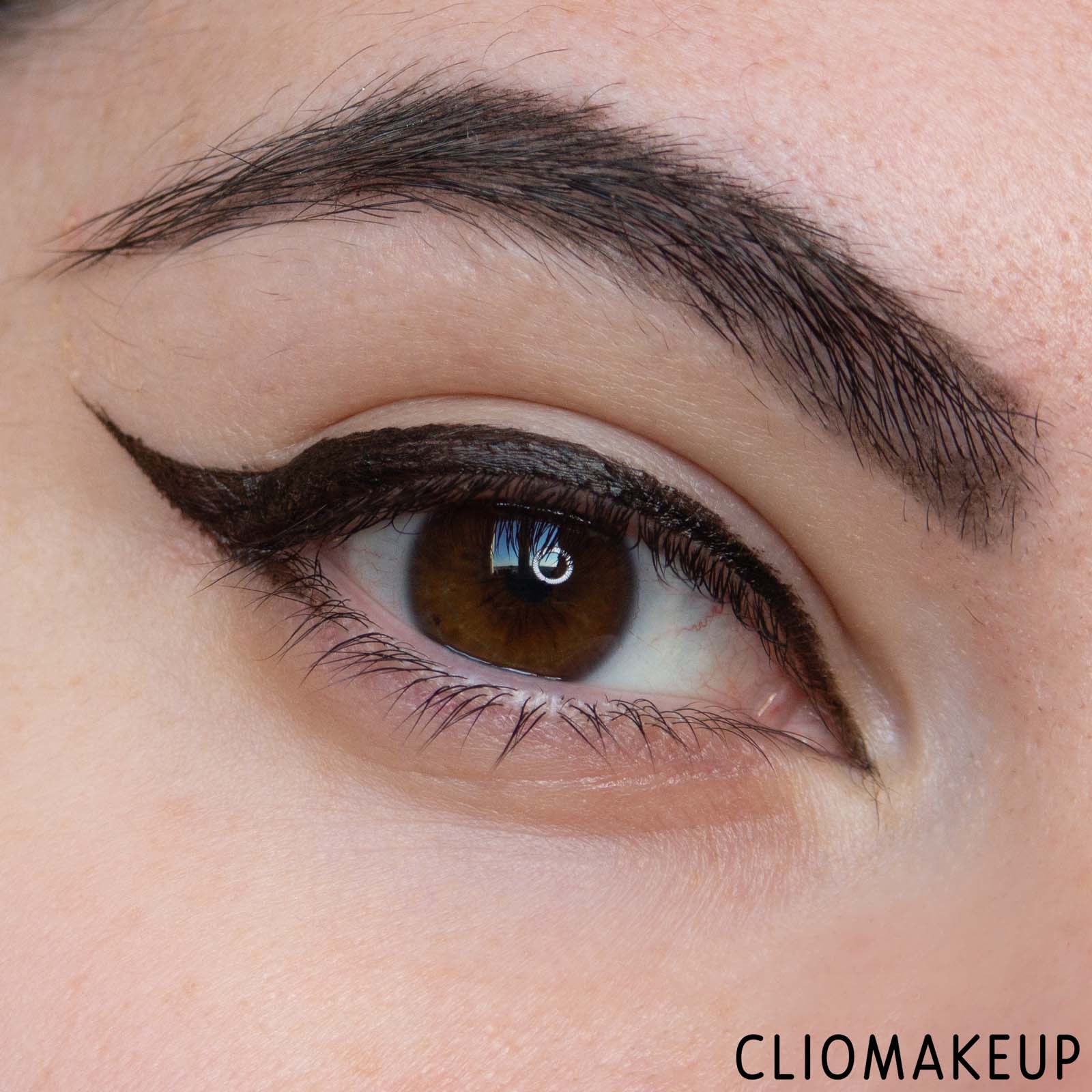 cliomakeup-recensione-eyeliner-essence-lash-princess-eyeliner-nero-waterproof-15