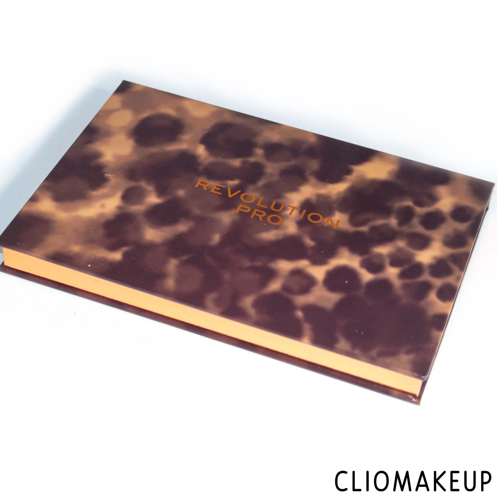 cliomakeup-recensione-palette-viso-revolution-pro-goddess-glow-bronze-e-highlight-palette-3