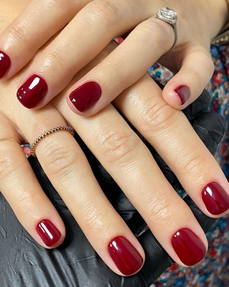 cliomakeup-unghie-semplici-2023-teamclio-1