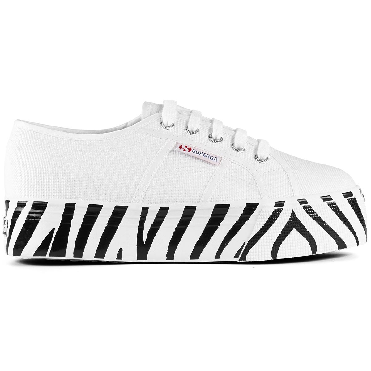 Cliomakeup-look-con-skeakers-inverno-2023-superga-Print-Platform
