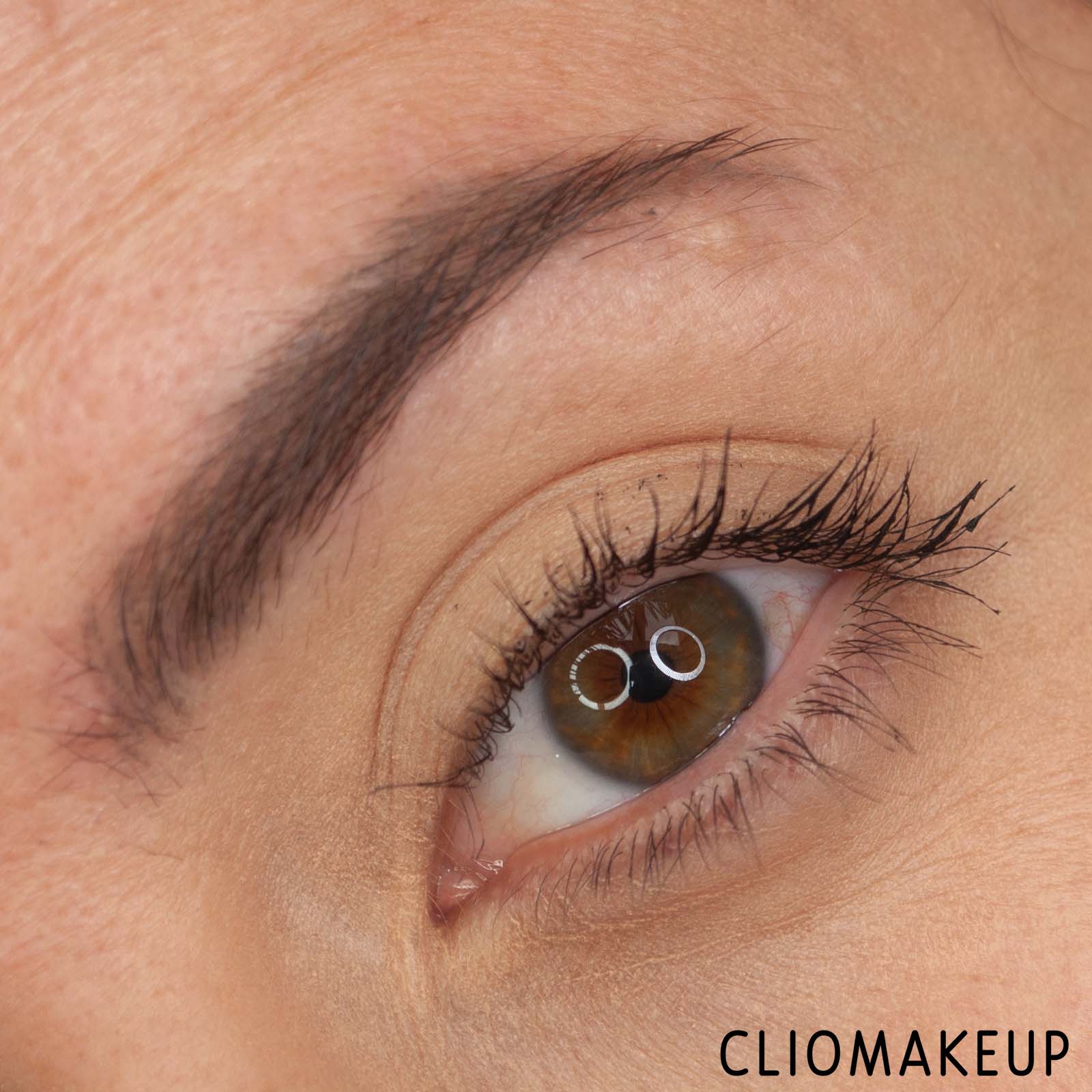 cliomakeup-recensione-mascara-deborah-24-ore-instant-maxi-volume-con-olio-di-melograno-e-camelia-11