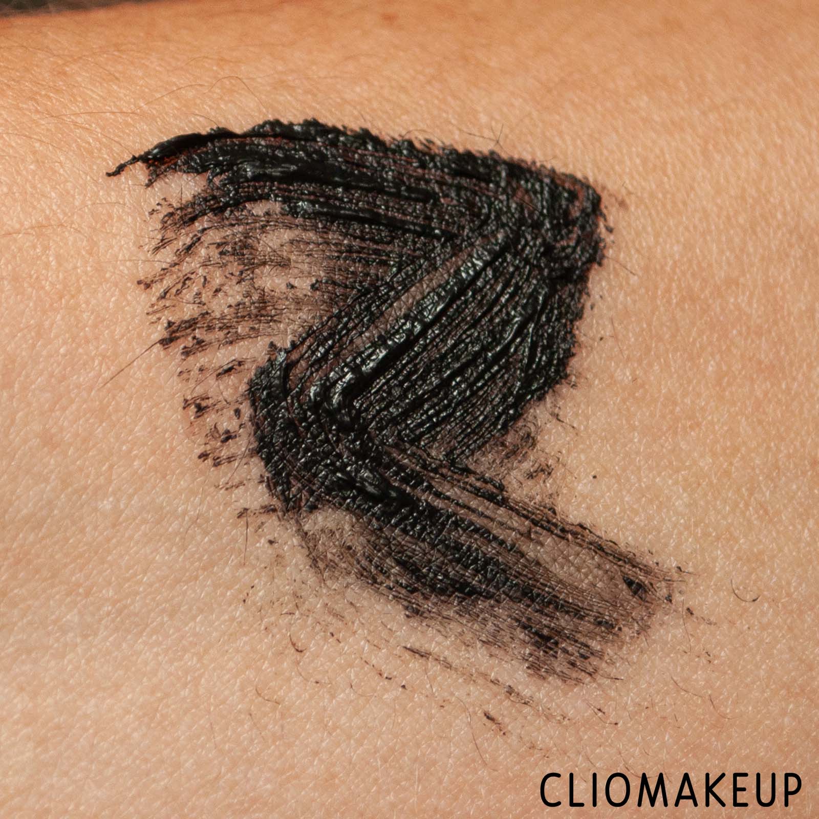 cliomakeup-recensione-mascara-deborah-24-ore-instant-maxi-volume-con-olio-di-melograno-e-camelia-6