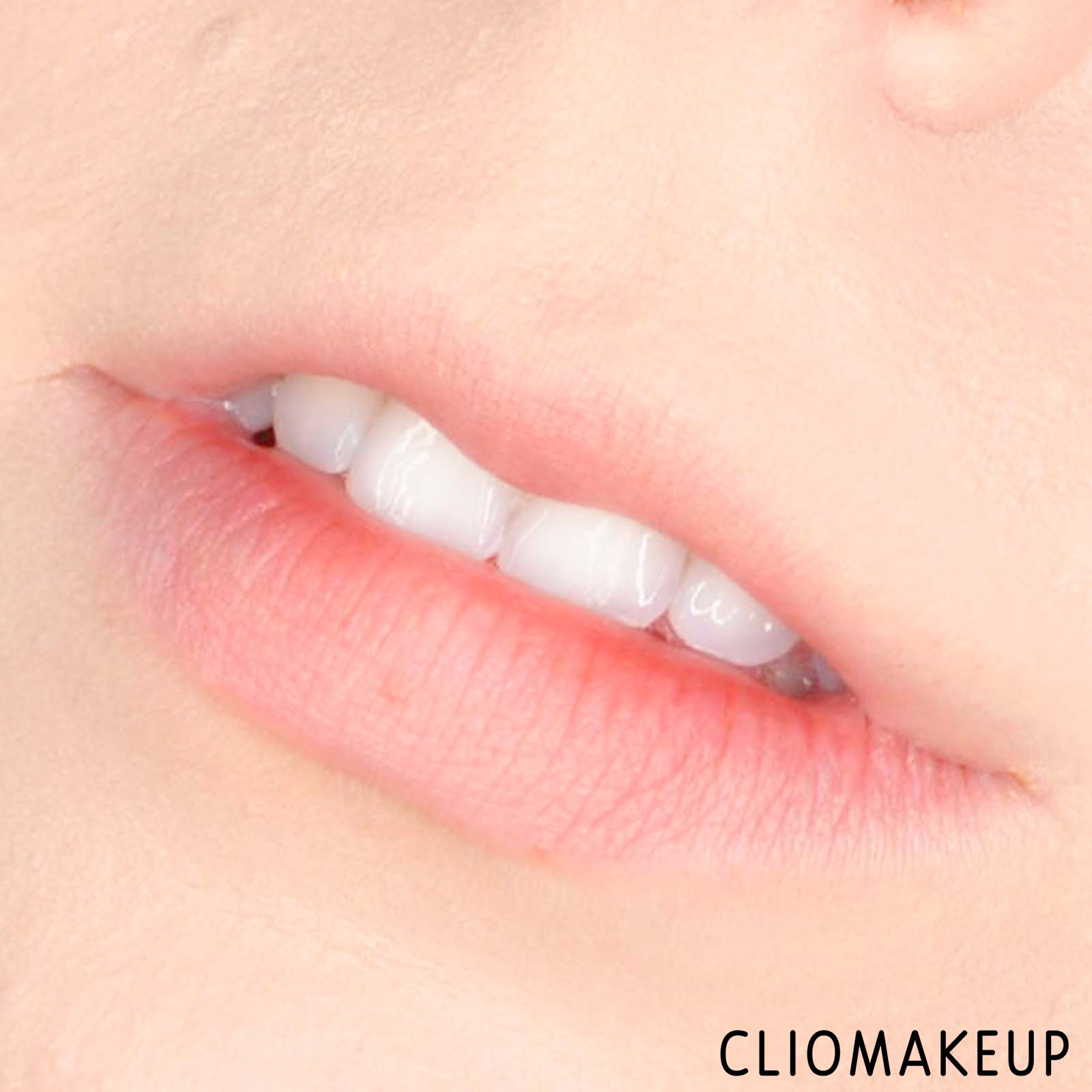 cliomakeup-recensione-rossetto-essence-positive-vibes-only-colour-changing-lip-glow-9