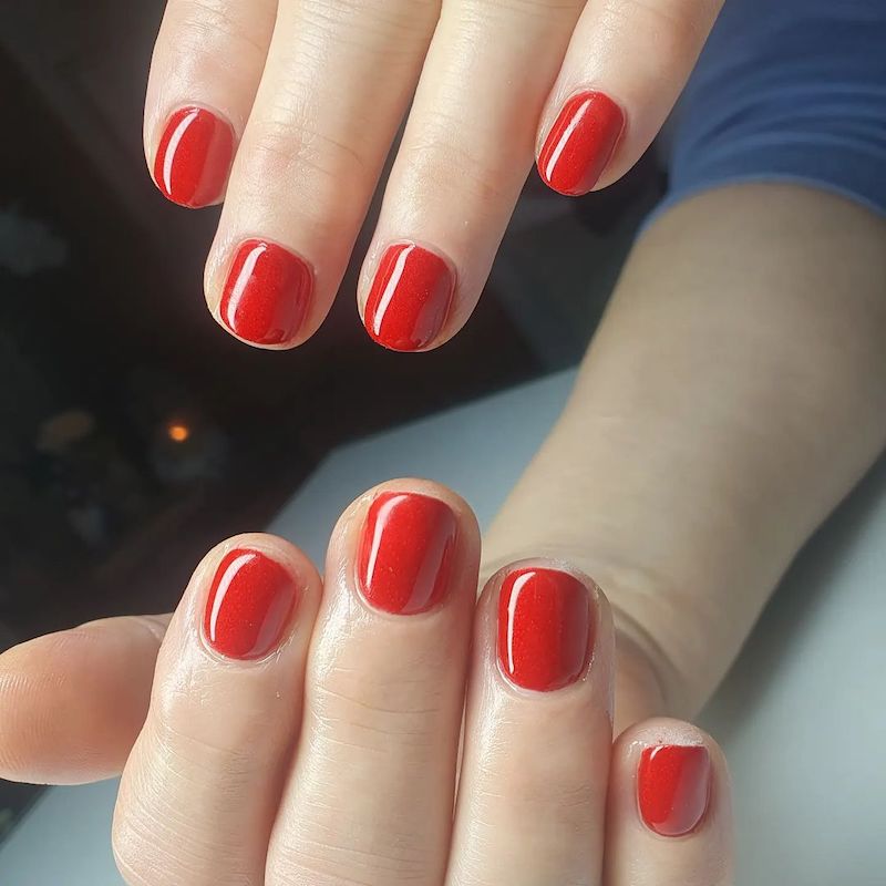 cliomakeup-unghie-corte-2023-teamclio-rosse