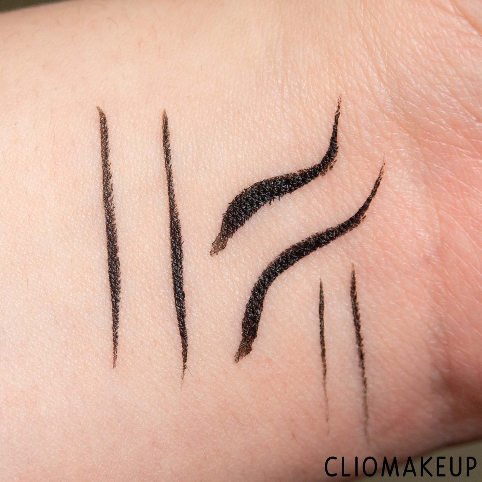 cliomakeup-recensione-eyeliner-revolution-liner-pow-longwear-liquid-eyeliner-7