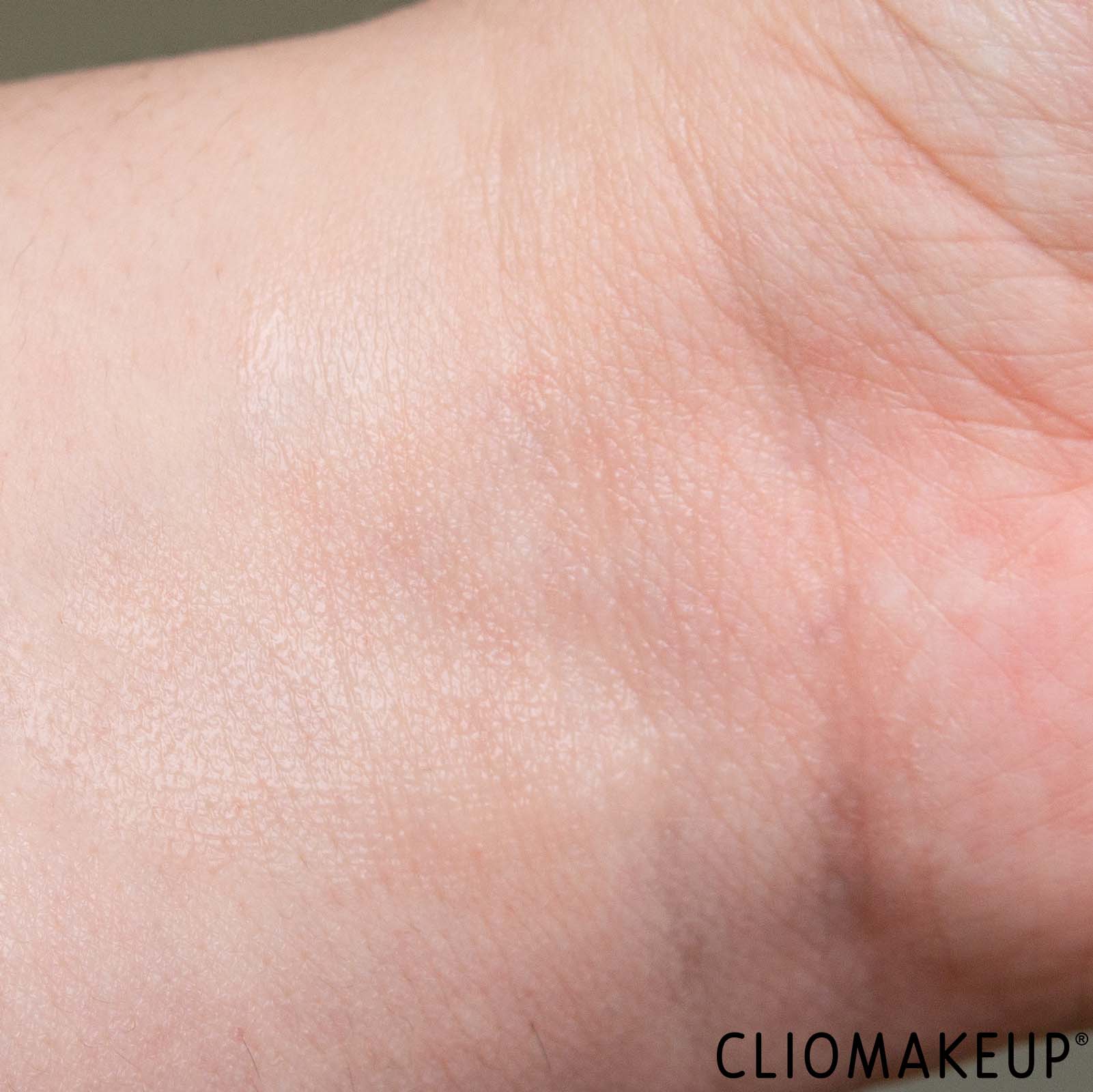 cliomakeup-recensione-primer-loreal-paris-pore-minimizer-primer-lab-9