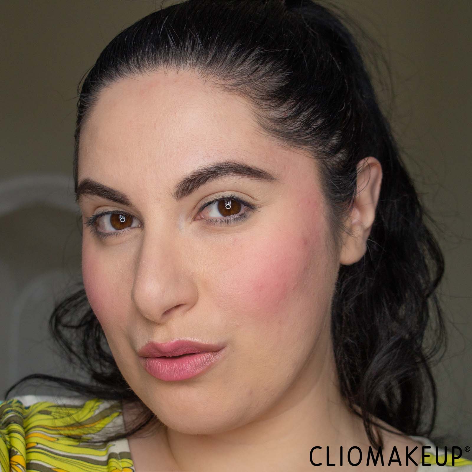 cliomakeup-recensione-blush-revolution-blush-e-highlight-stick-mauve-glow-11