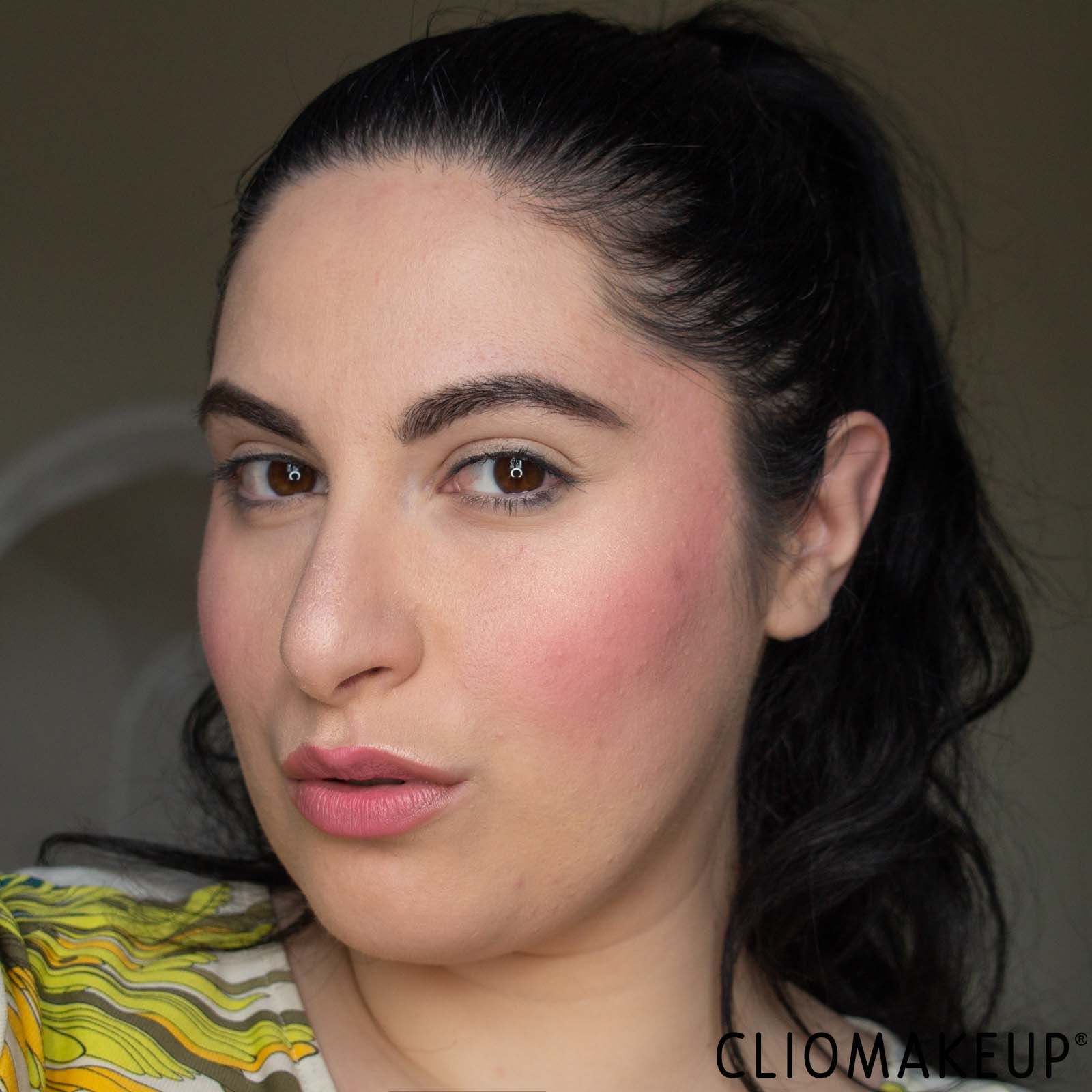 cliomakeup-recensione-blush-revolution-blush-e-highlight-stick-mauve-glow-13