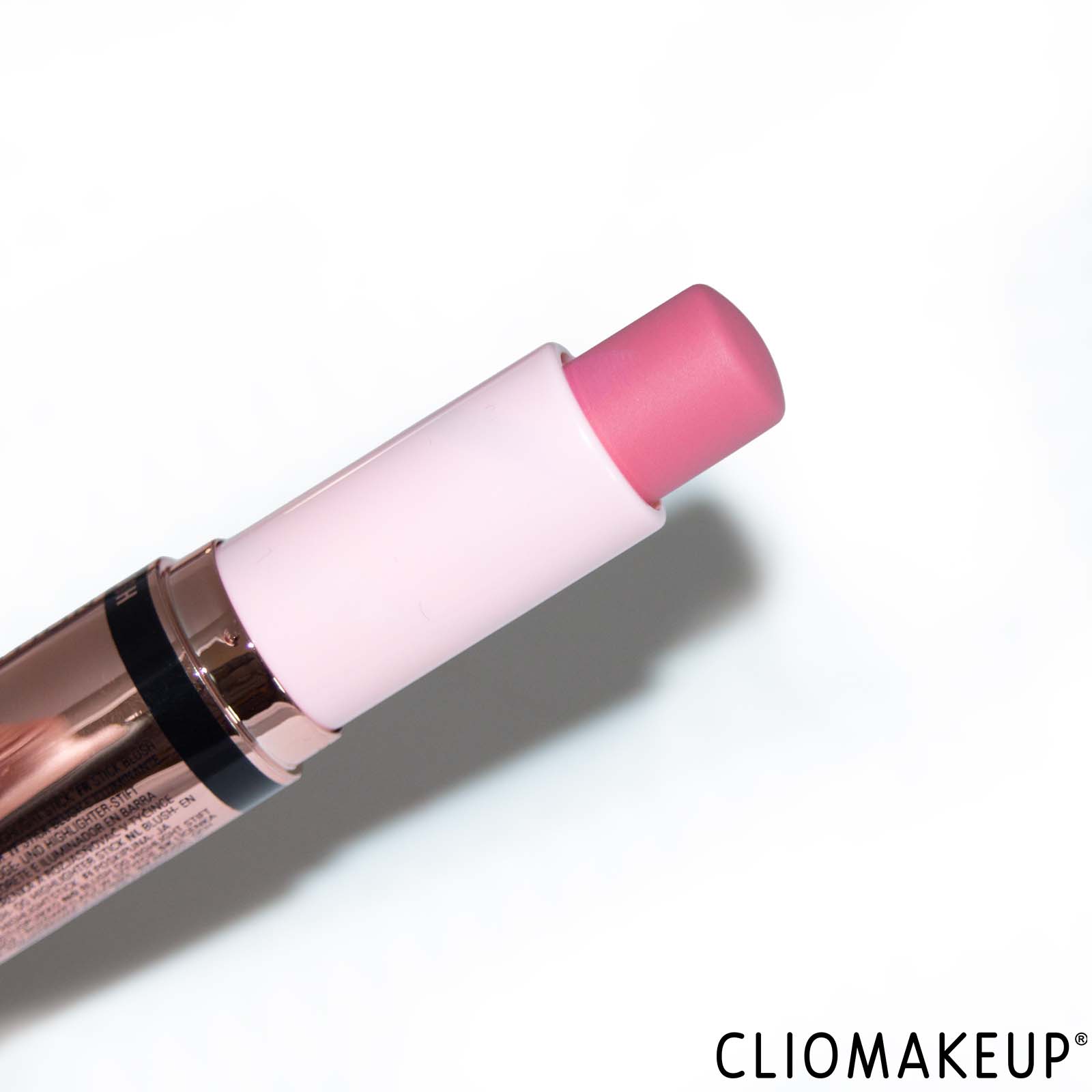 cliomakeup-recensione-blush-revolution-blush-e-highlight-stick-mauve-glow-5