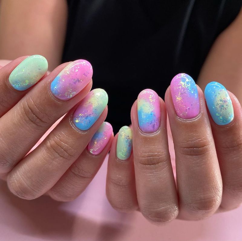 cliomakeup-unghie-glitter-primavera-2023-8