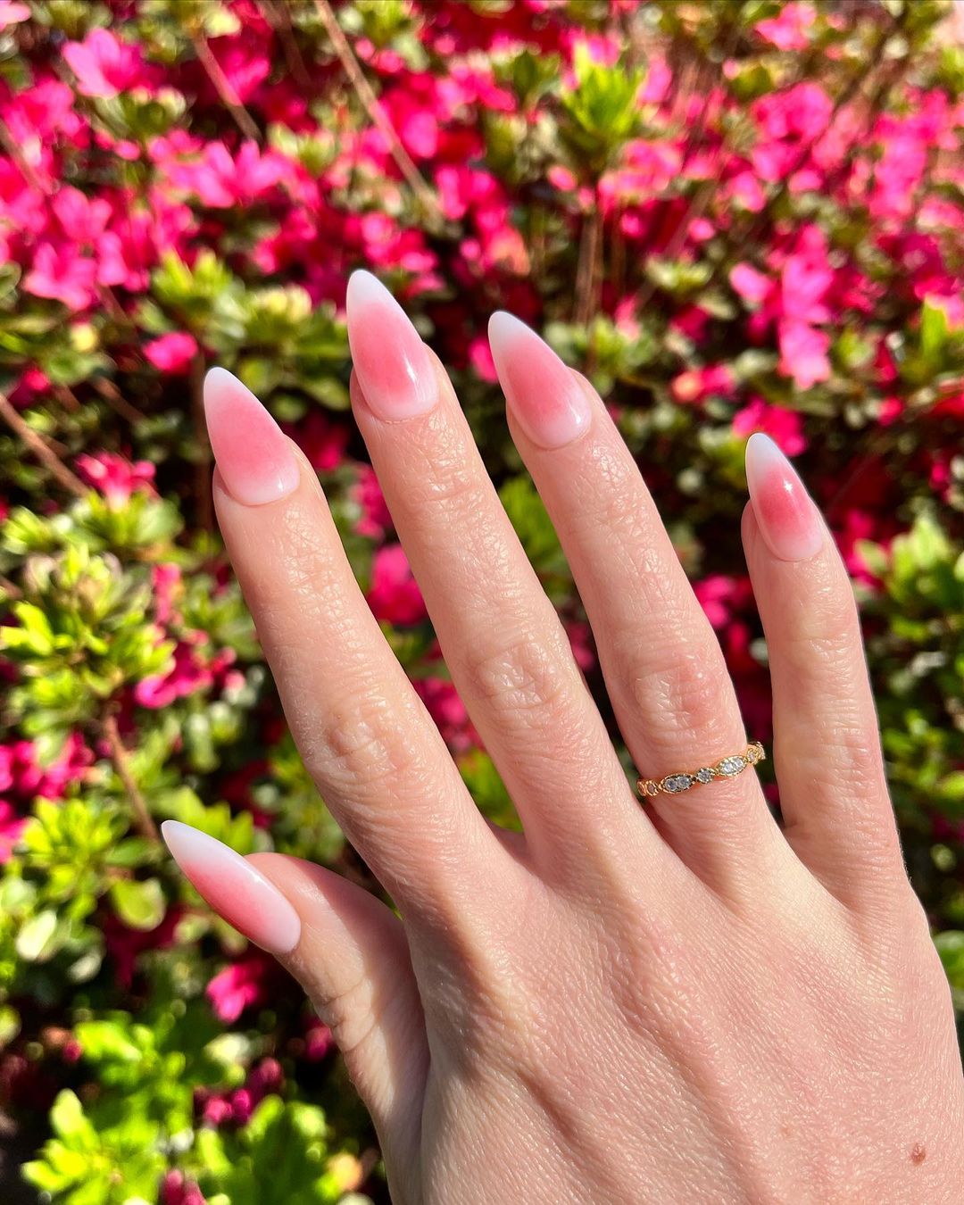 cliomakeup-blush-nails-2023-teamclio-8