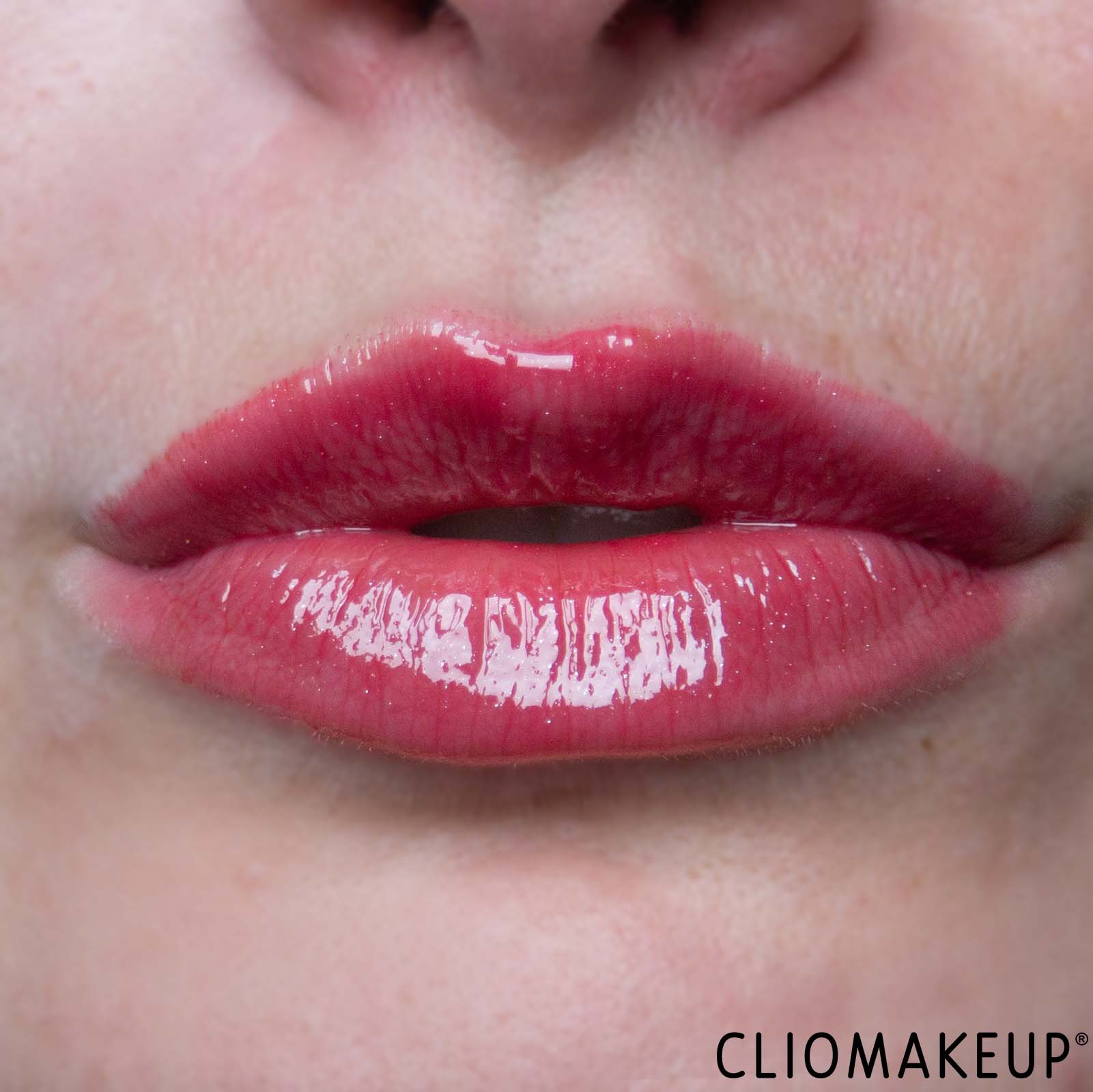 cliomakeup-recensione-balsamo-labbra-lanolips-glossy-balms-cherry-12