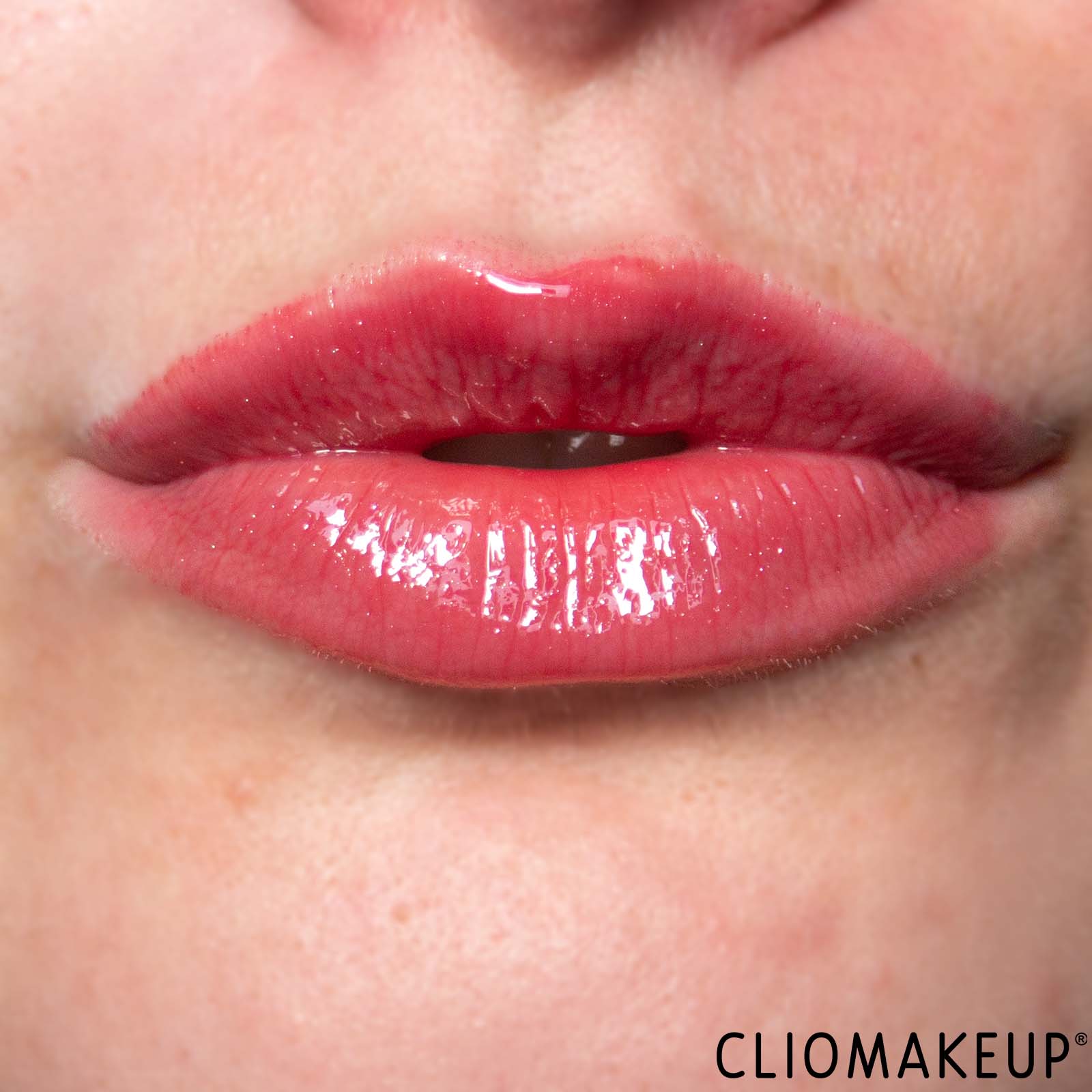 cliomakeup-recensione-balsamo-labbra-lanolips-glossy-balms-cherry-13