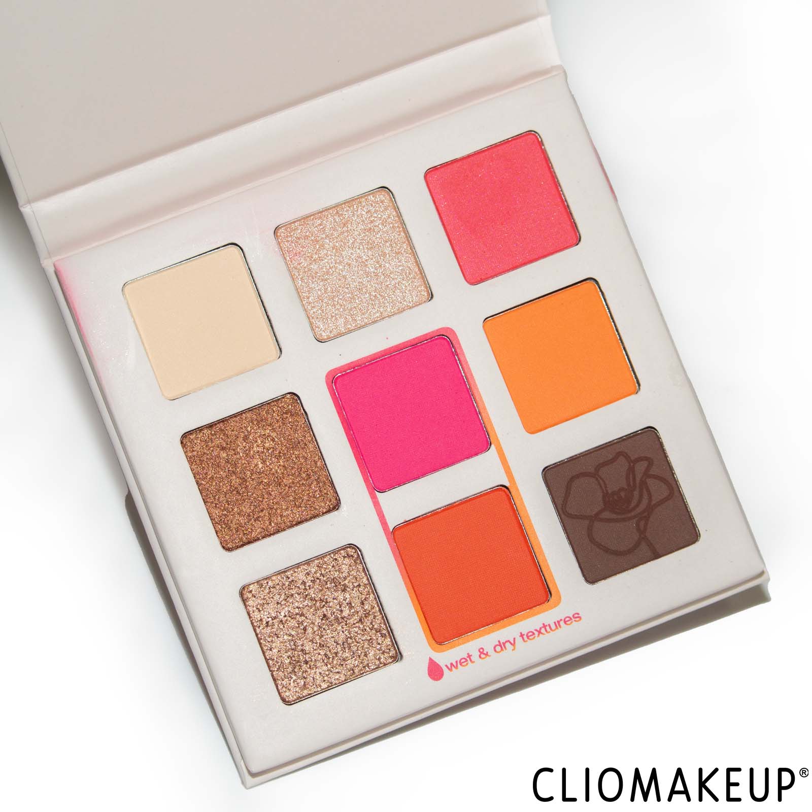 cliomakeup-recensione-palette-essence-bloomin-bright-eyeshadow-e-eyeliner-palette-5