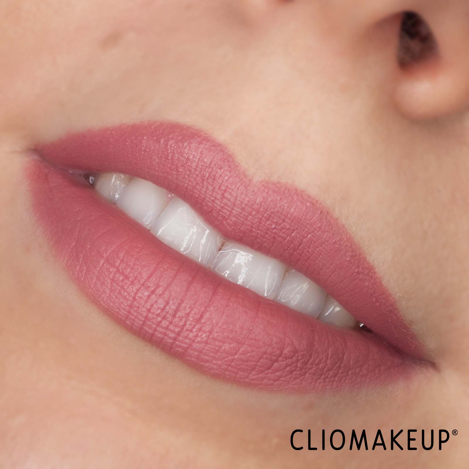 cliomakeup-recensione-rossetto-kiko-powerful-loveduo-lip-color-e-gloss-11