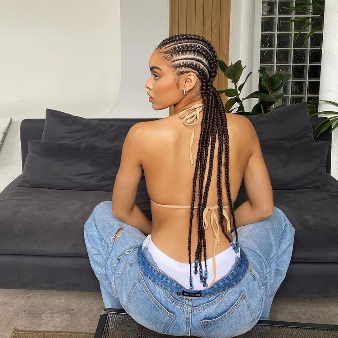 cliomakeup-micro-treccine-tendenza-capelli-estate-2023-7