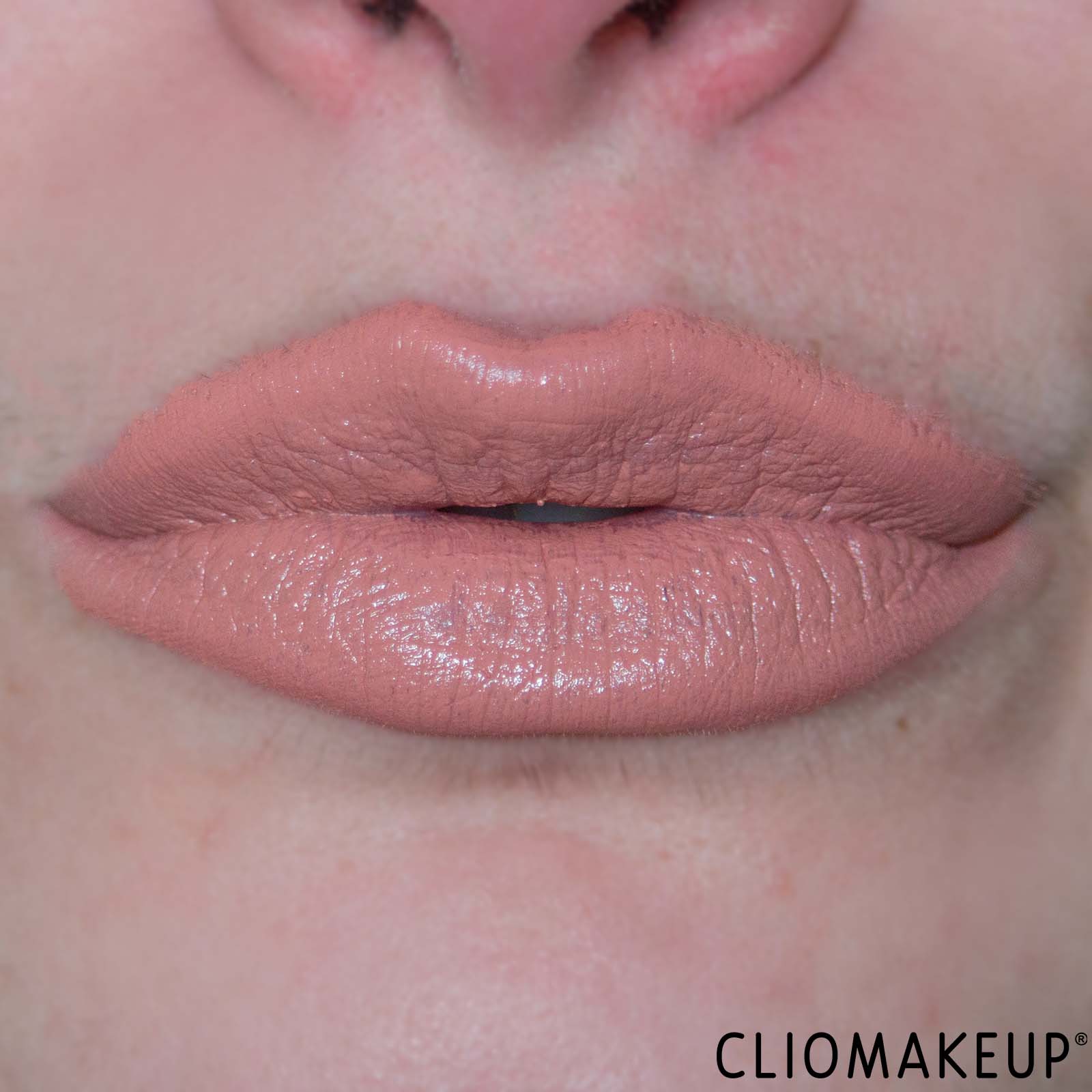 cliomakeup-recensione-rossetto-kylie-cosmetics-rossetto-matte-lipstick-10