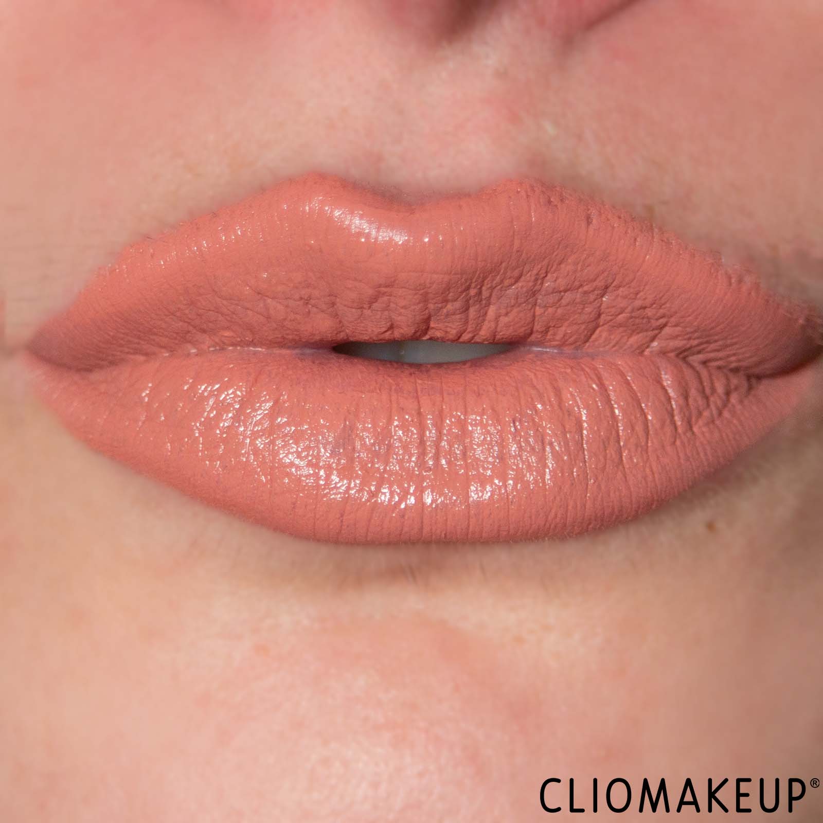 cliomakeup-recensione-rossetto-kylie-cosmetics-rossetto-matte-lipstick-11