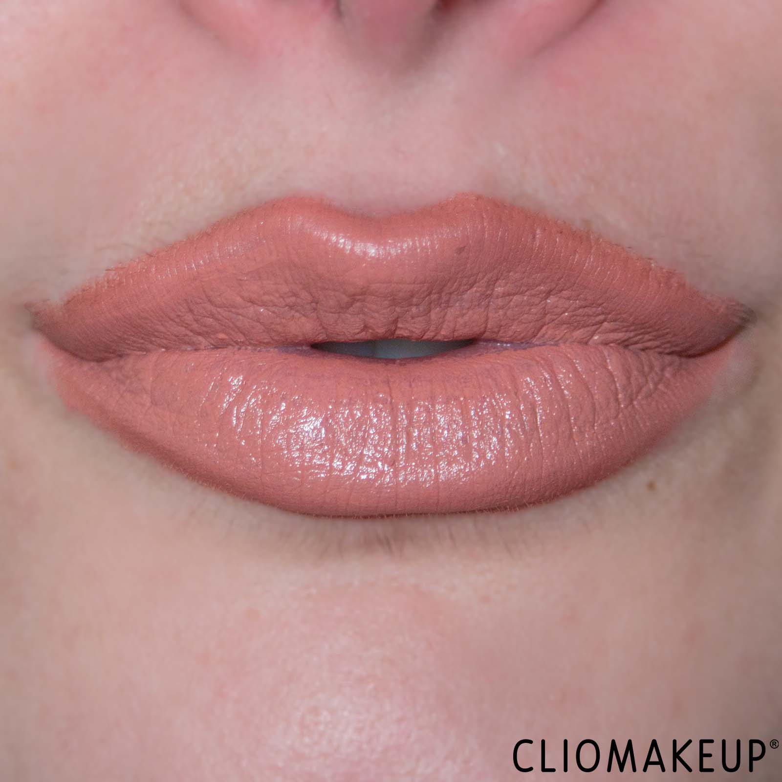 cliomakeup-recensione-rossetto-kylie-cosmetics-rossetto-matte-lipstick-12