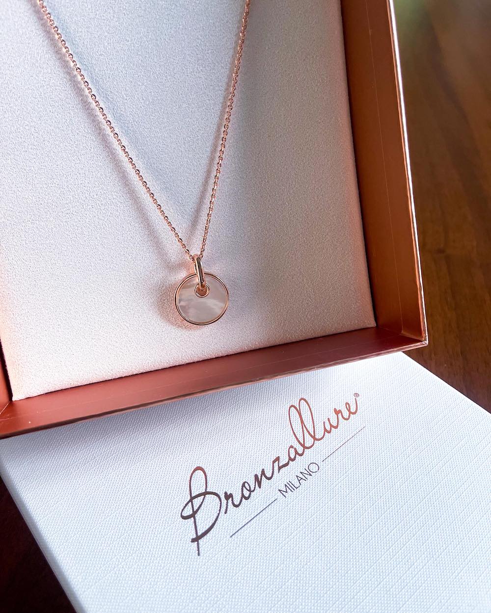 cliomakeup-come-abbinare-camicia-pizzo-gioielli-bronzallure