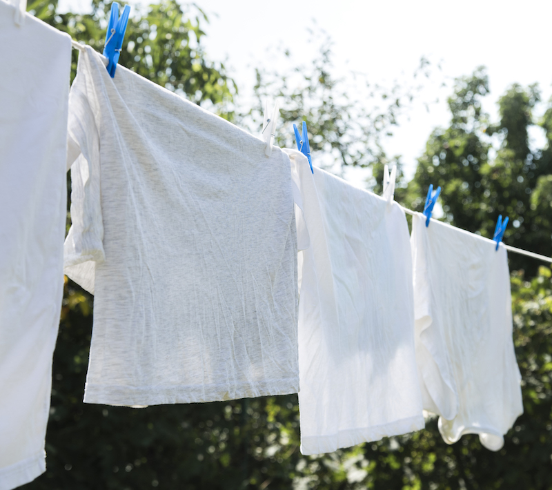 cliomakeup-come-togliere-macchie-sudore-tessuti-bucato