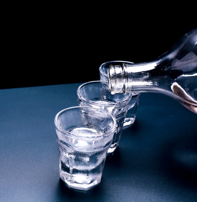 cliomakeup-come-togliere-macchie-sudore-tessuti-vodka