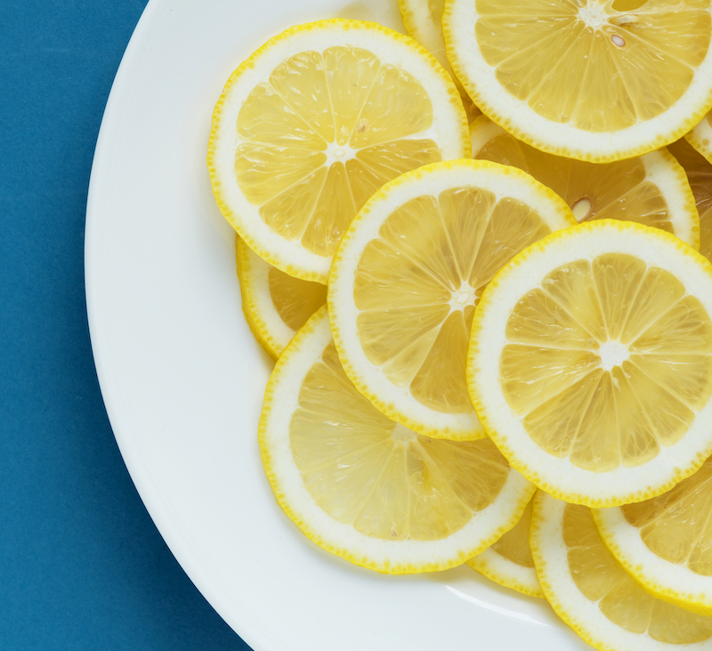 cliomakeup-come-togliere-macchie-sudore-vestiti-limone