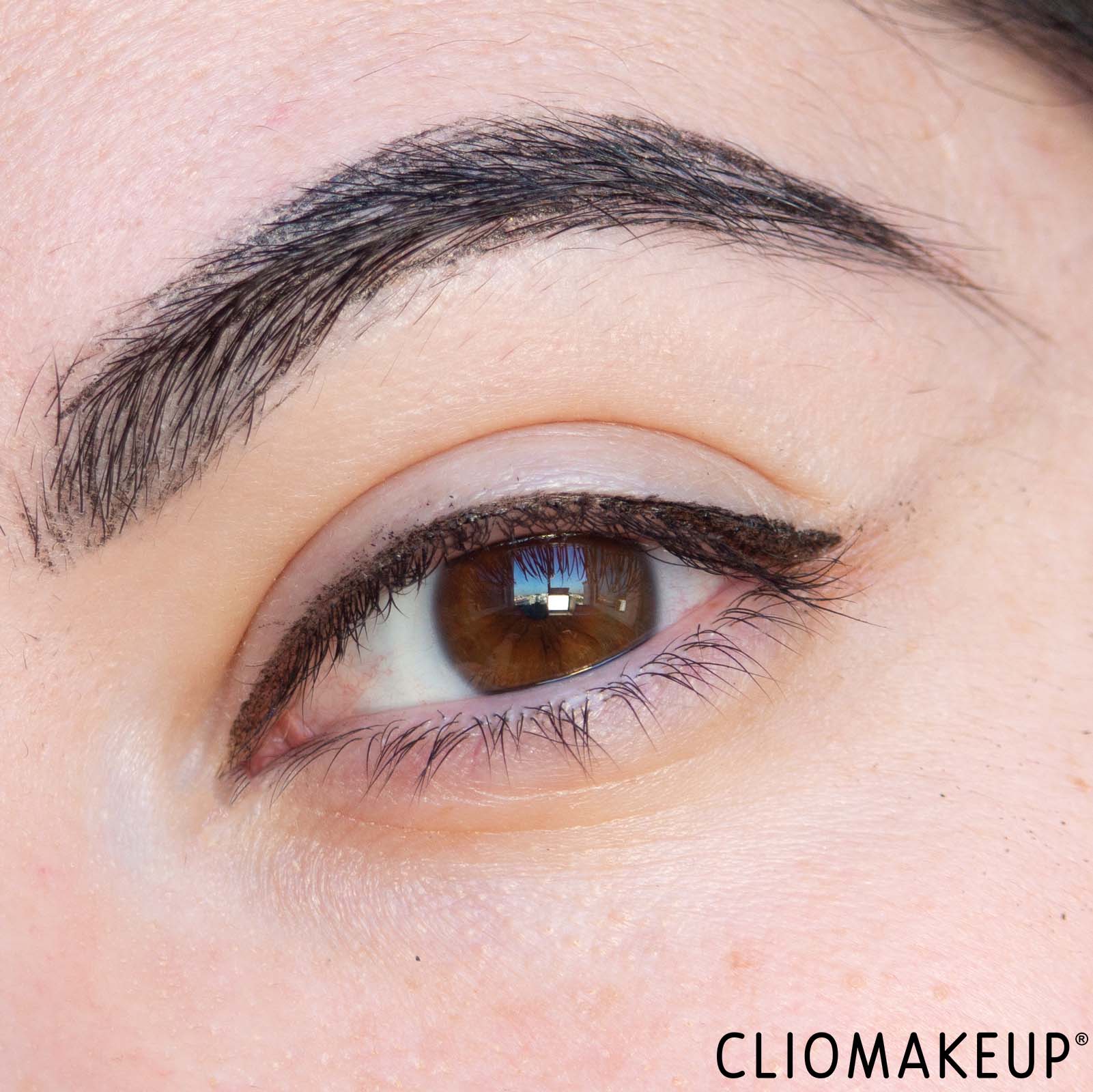 cliomakeup-recensione-eyeliner-essence-super-fine-brush-liner-waterproof-11