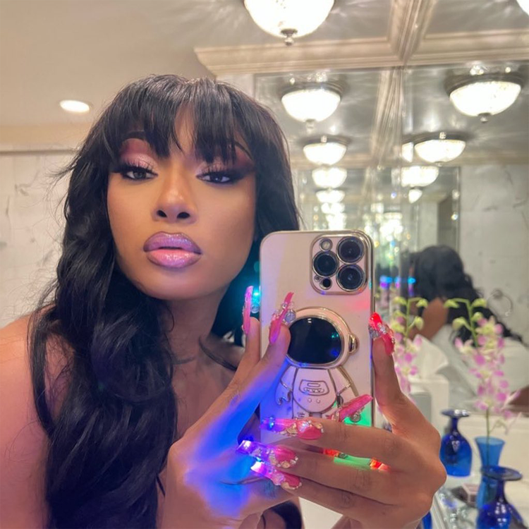 cliomakeup-tagli-capelli-luglio-2023-mall-bangs