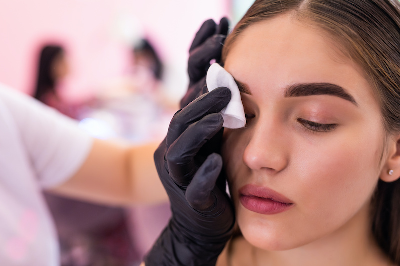 henne-per-sopracciglia-tecnica