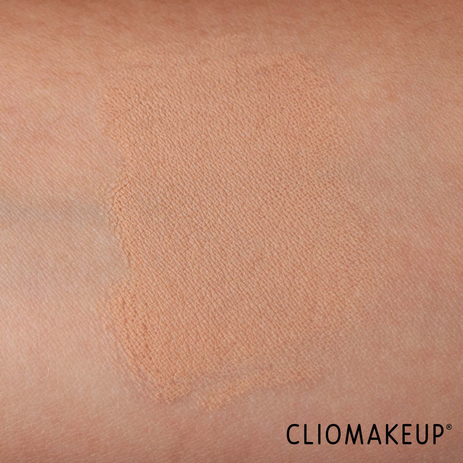 cliomakeup-recensione-fondotinta-loreal-infaillible-total-cover-foundation-7