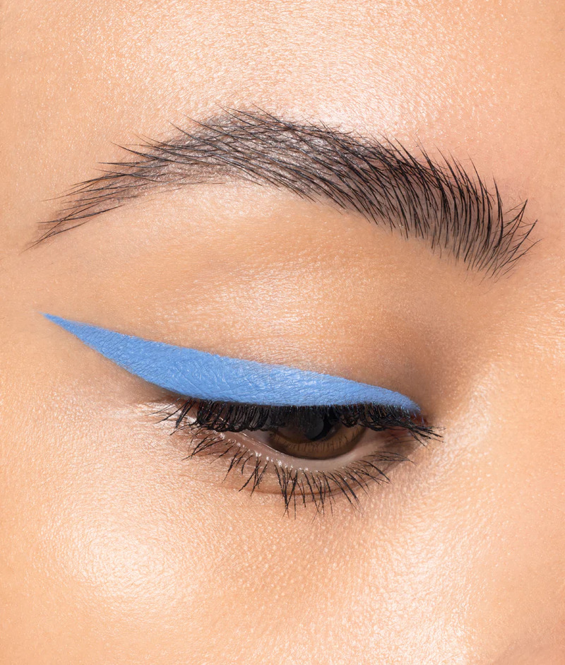 cliomakeup-trucco-notte-san-lorenzo-2023-liquid-ombretto-liquido-mat-lunga-durata-zuccherino-sabrina-dettail_1024x1024