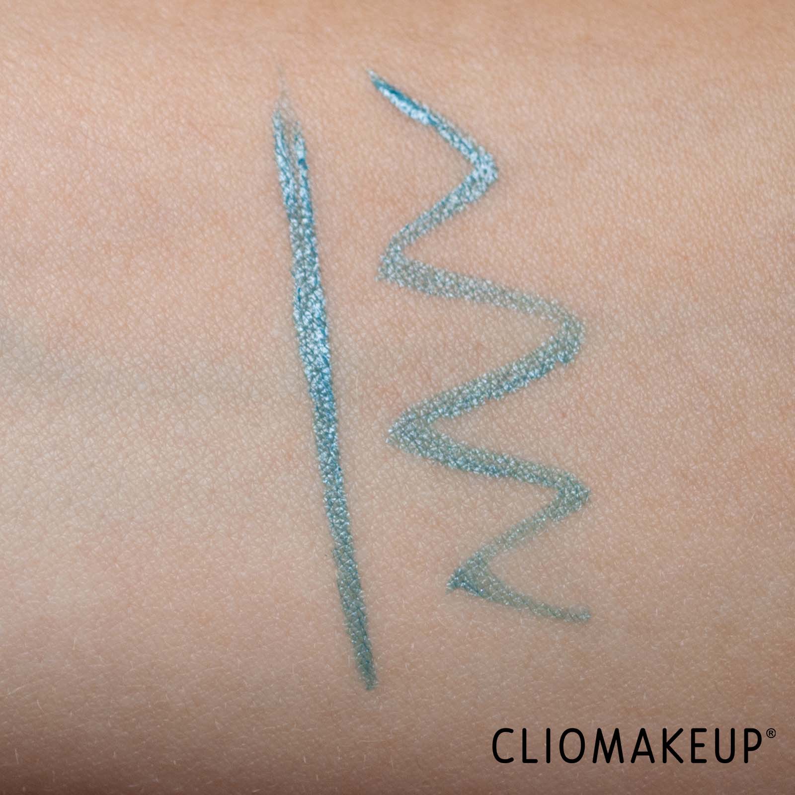 cliomakeup-recensione-eyeliner-kiko-new-super-colour-waterproof-eyeliner-6