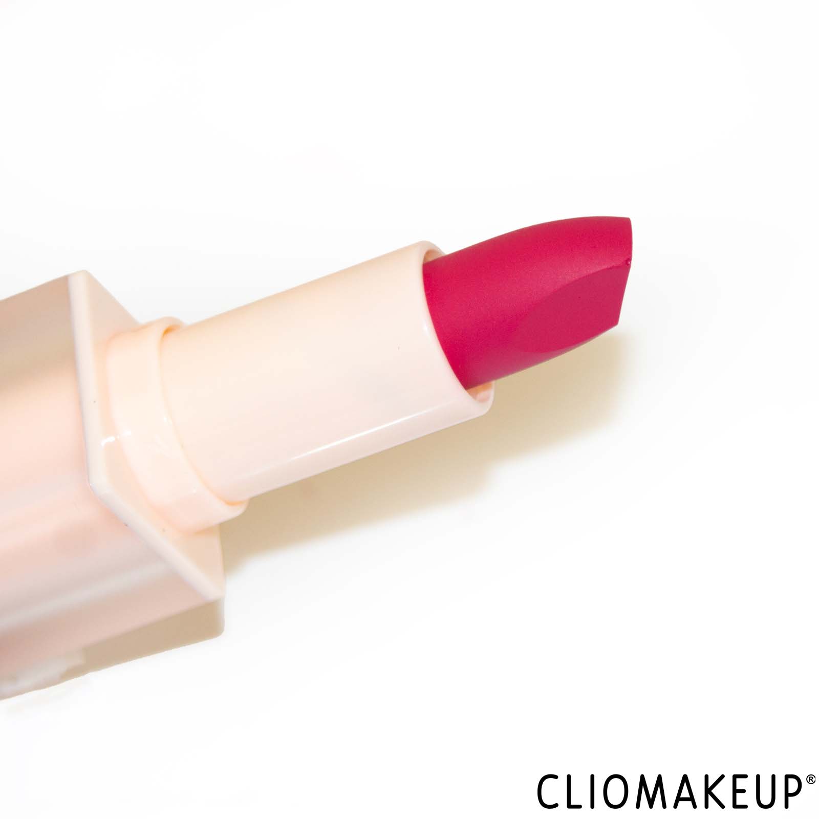 cliomakeup-recensione-rossetti-revolution-lasting-kiss-lipstick-5
