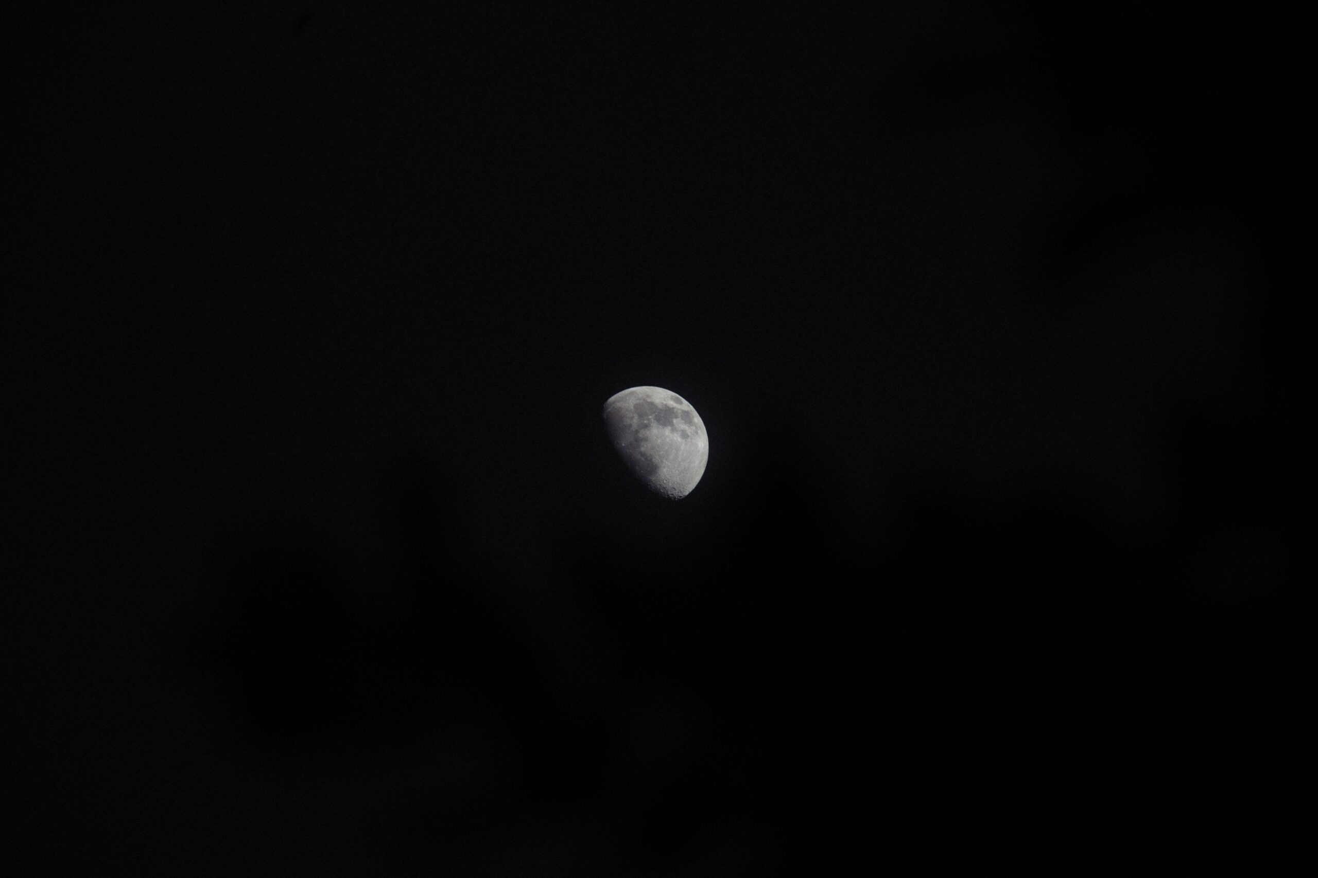 Cliomakeup-luna-piena-con-eclissi-di-luna-28-ottobre-2023-cielo-complesso