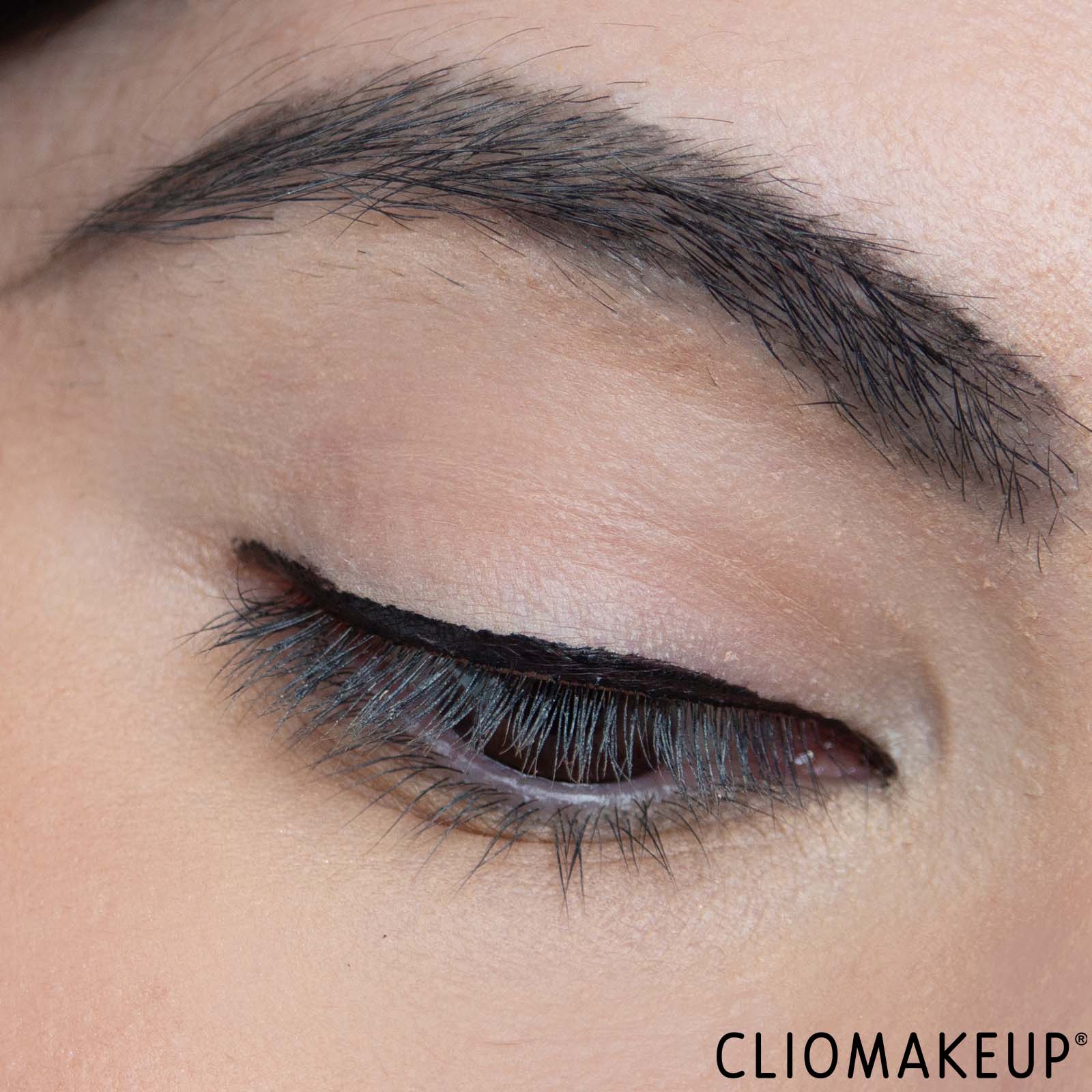 cliomakeup-recensione-eyeliner-essence-extra-long-lasting-eyeliner-pen-10