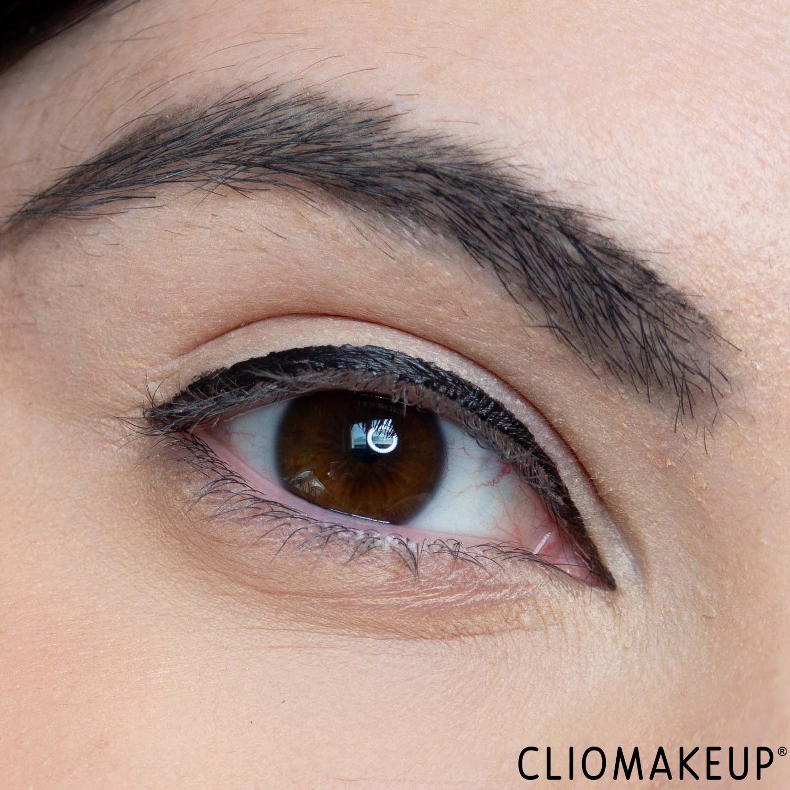 cliomakeup-recensione-eyeliner-essence-extra-long-lasting-eyeliner-pen-9