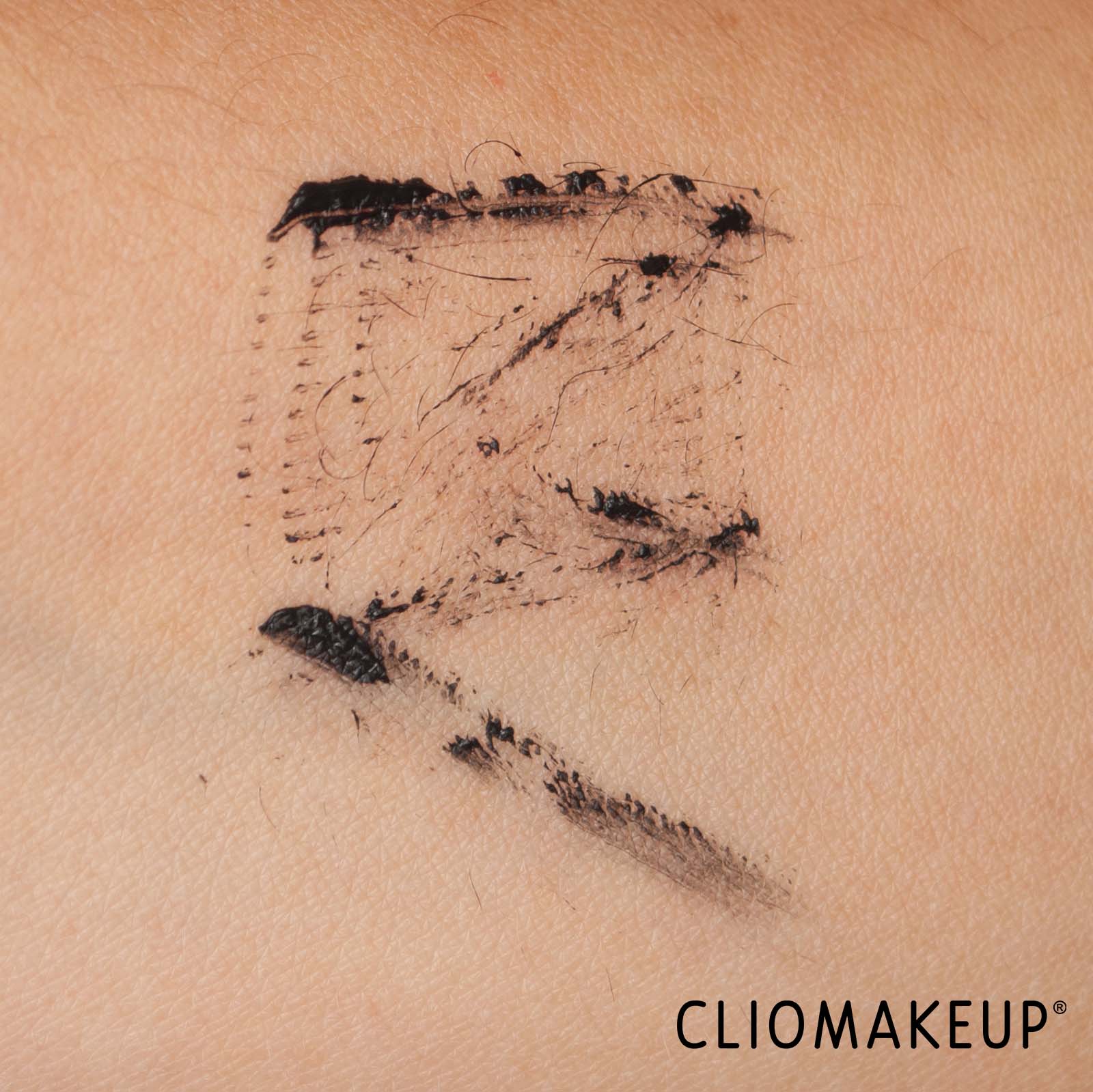 cliomakeup-recensione-mascara-kiko-new-maxi-mod-long-lasting-volume-and-definition-mascara-7