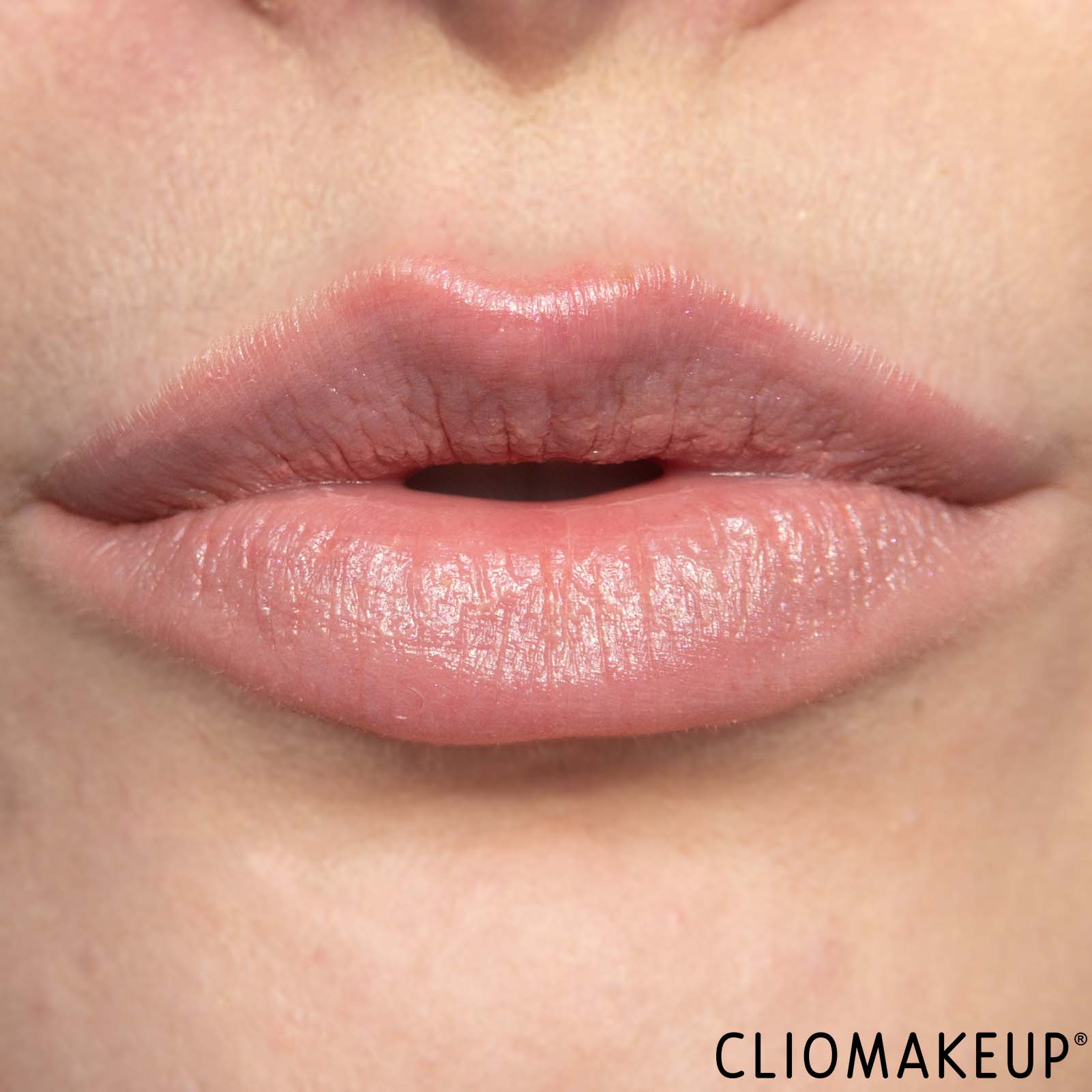 cliomakeup-recensione-balsamo-labbra-essence-lip-care-cocoa-13