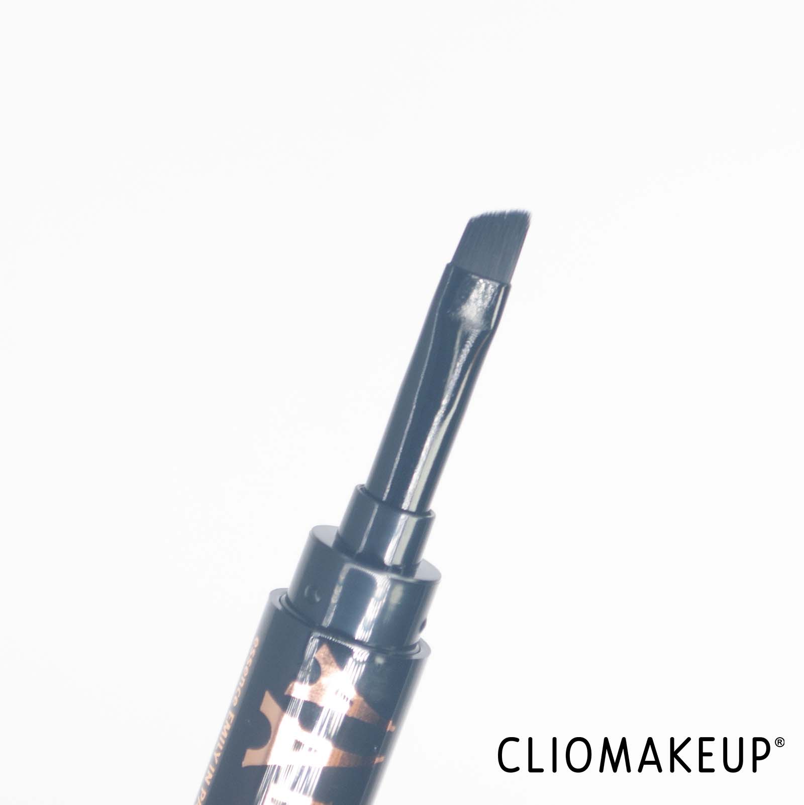 cliomakeup-recensione-eyeliner-essence-emily-in-paris-creamy-eyeliner-5