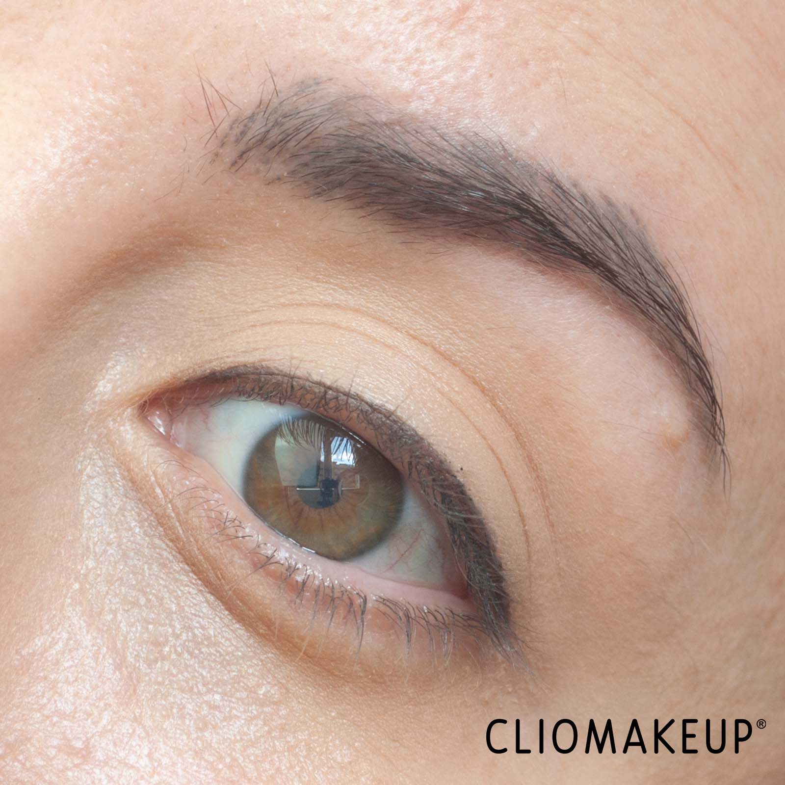 cliomakeup-recensione-eyeliner-essence-emily-in-paris-creamy-eyeliner-8