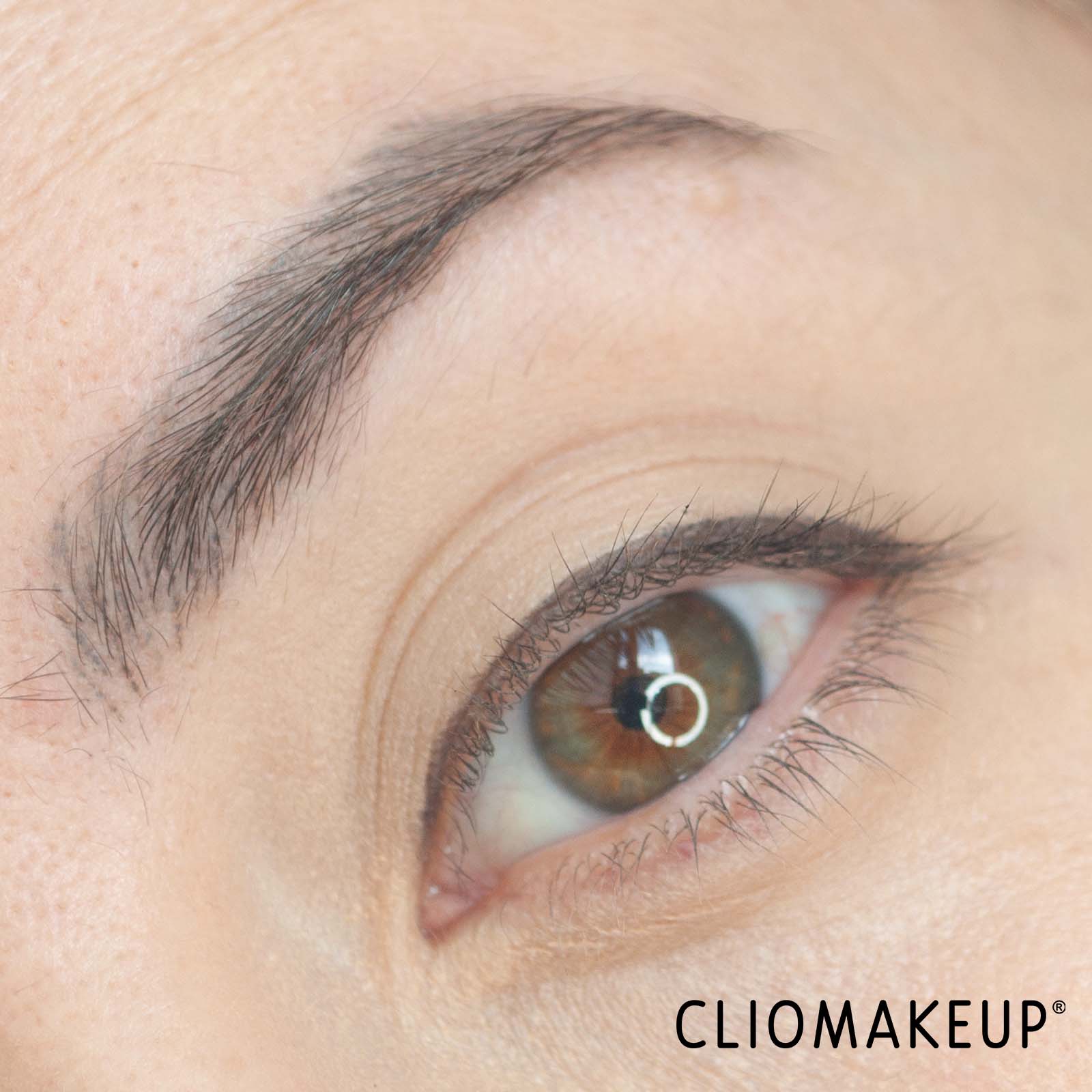 cliomakeup-recensione-eyeliner-essence-emily-in-paris-creamy-eyeliner-9