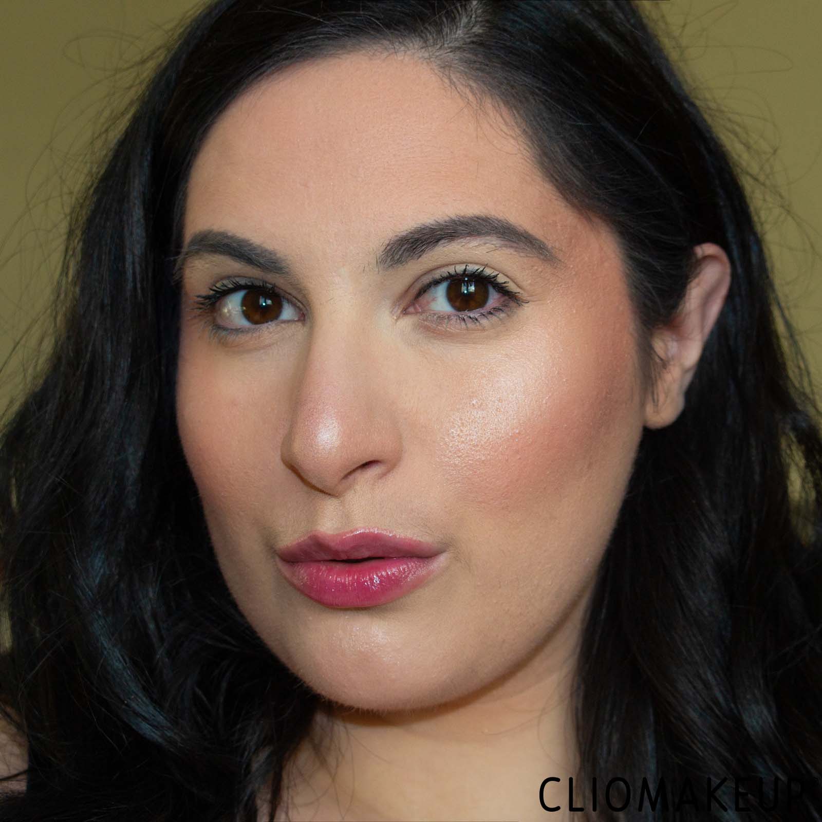 cliomakeup-recensione-illuminante-astra-light-therapy-radiance-enhancer-highlighter-11